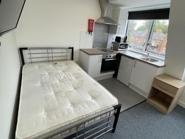 Princess Road West, Leicester LE1 1 bed private hall to rent £737 pcm £170 pw