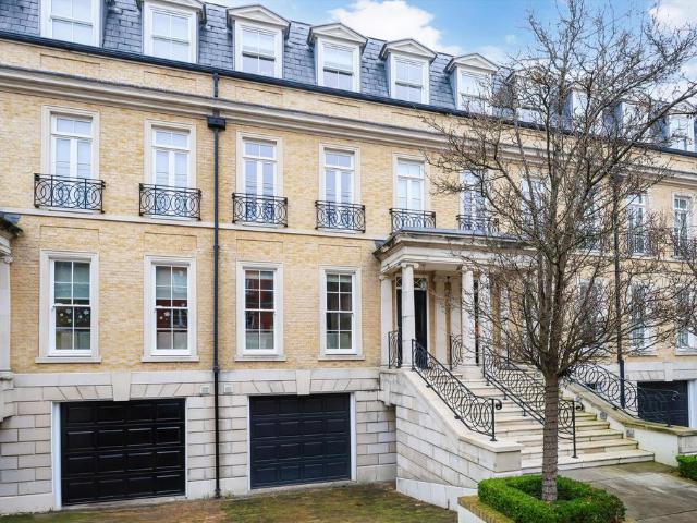 Princess Square, Copsem Lane, Esher. 4 bed townhouse to rent £8,750 pcm £2,019 pw