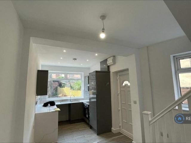 Princess St, Barnsley, S70 3 bed terraced house to rent £800 pcm £185 pw