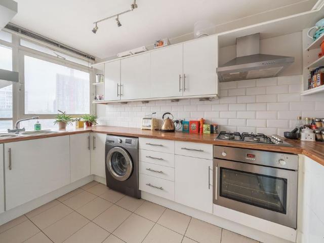 Princess Street, Elephant and Castle. 2 bed flat to rent £2,950 pcm £681 pw