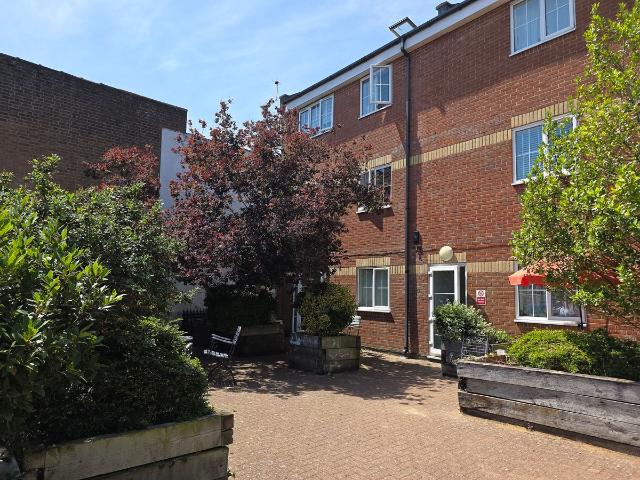 Princess Street, Luton LU1, 1 bed flat to rent, £875 pcm | PrimeLocation