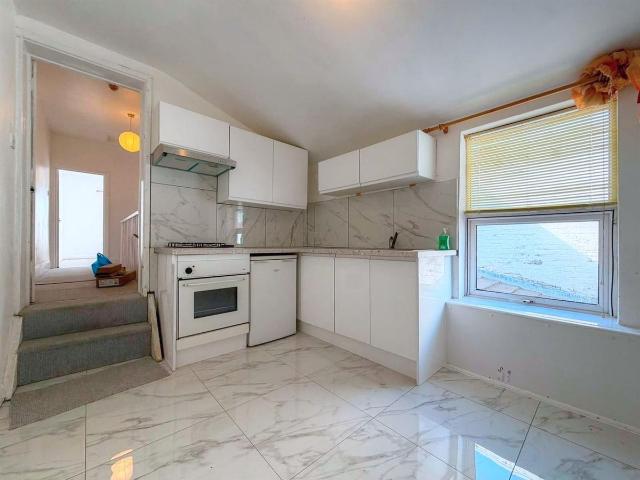 Princess Street, Luton LU1, 2 bed flat to rent, £1,250 pcm | PrimeLocation