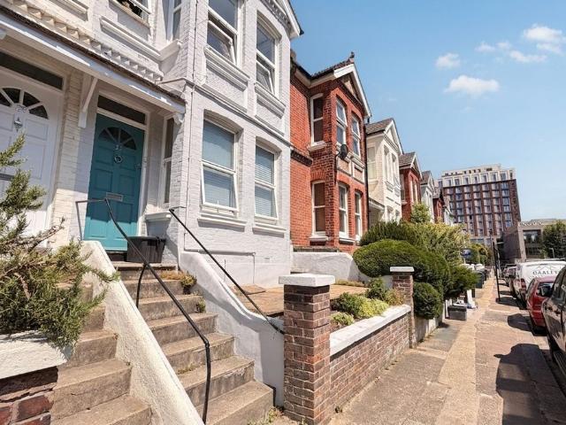 Prinsep Road, Hove BN3, 1 bed flat to rent, £1,450 pcm | PrimeLocation