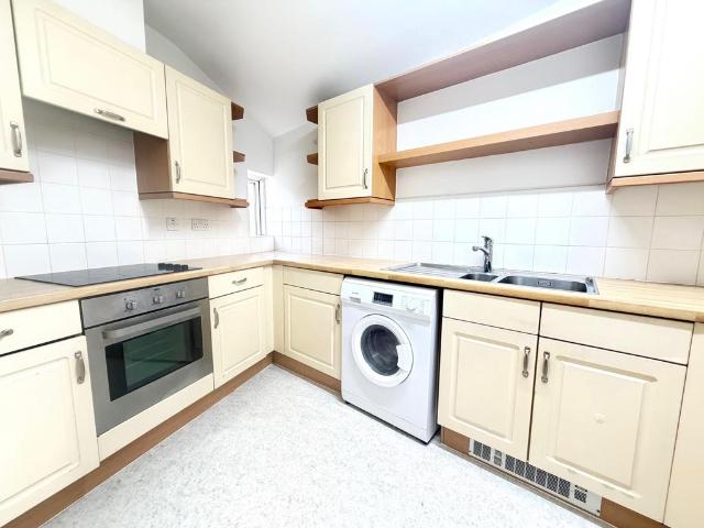 Printers Mews, London, E3 1 bed apartment to rent £1,700 pcm £392 pw