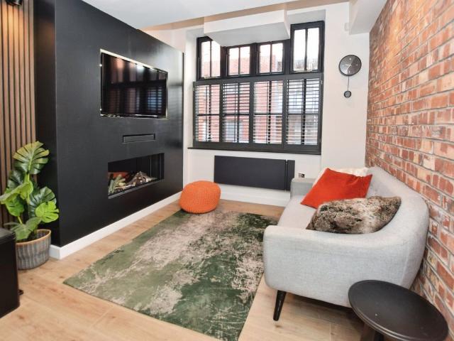Printing Press House, 17 School Street, Manchester M4, 2 bed flat to rent, £1,550 pcm | PrimeLocation