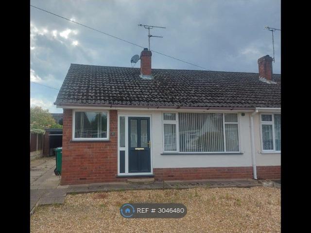 Prior Close, Crewe CW2, 2 bed bungalow to rent, £950 pcm | PrimeLocation