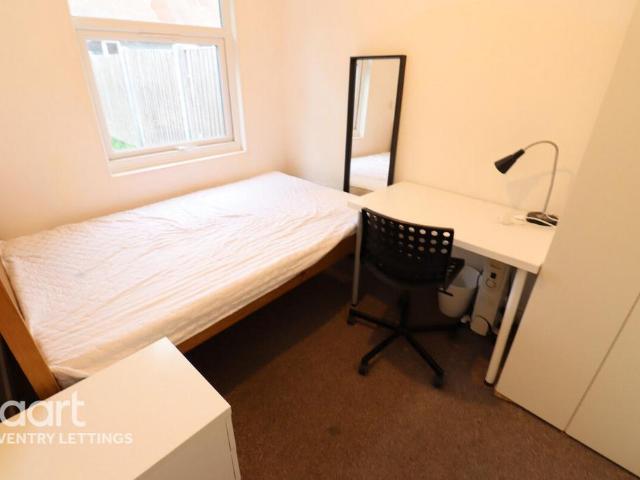 Prior Deram Walk, COVENTRY 1 bed in a house share to rent £550 pcm £127 pw