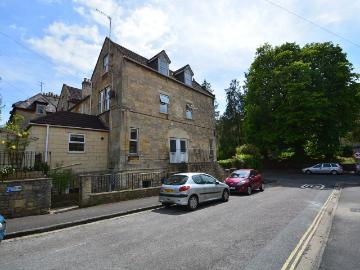 Prior Park Road, Widcombe, Bath BA2, 2 bed maisonette to rent, £1,775 pcm | PrimeLocation