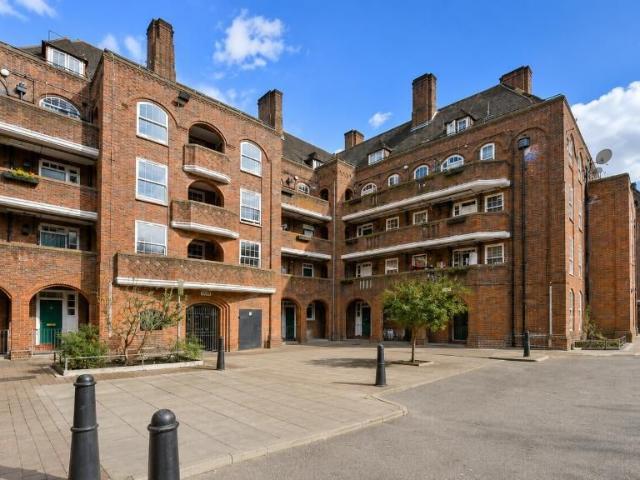 Prioress House, Bromley High Street, Bow, London E3, 1 bed flat to rent, £1,900 pcm | PrimeLocation
