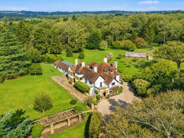 Priors Hatch Lane Hurtmore GU7 10 bed detached house to rent £18,000 pcm £4,154 pw