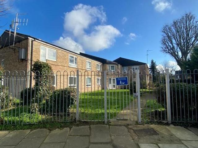 Priors Mead, Enfield EN1, 1 bed flat to rent, £1,450 pcm | PrimeLocation