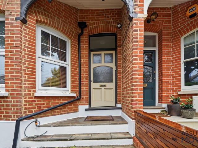 Priory Avenue, London N8, 3 bed flat to rent, £2,700 pcm | PrimeLocation