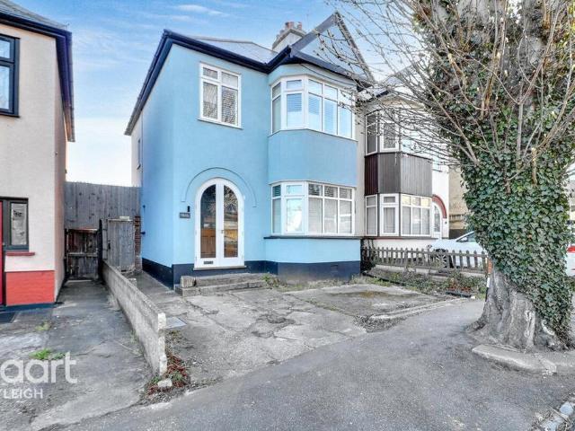 Priory Avenue, Southend on sea 3 bed semi detached house to rent £1,900 pcm £438 pw