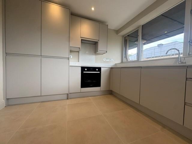 Priory Gate, Union Street, Maidstone. 1 bed flat to rent £1,050 pcm £242 pw