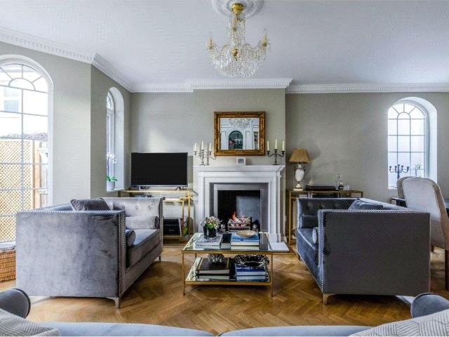 Priory Gardens, London, SW13 4 bed semi detached house to rent £5,250 pcm £1,212 pw