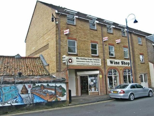 Priory Lane, St. Neots PE19 1 bed flat to rent £865 pcm £200 pw