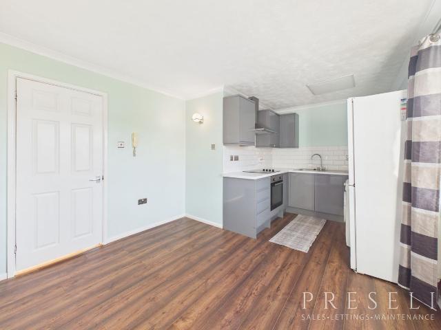 Priory Street, Cardigan SA43, 1 bed flat to rent, £600 pcm | PrimeLocation