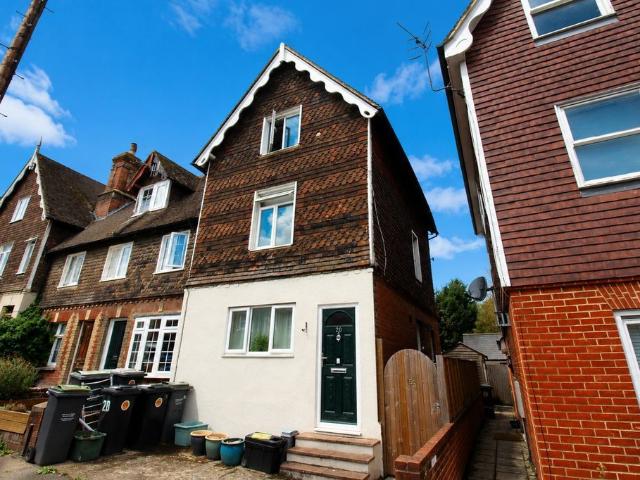 Priory Street, Tonbridge TN9, 2 bed flat to rent, £1,350 pcm | PrimeLocation