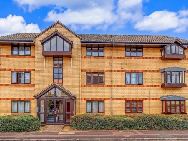Priory Road, Bicester OX26, 1 bed flat to rent, £1,100 pcm | PrimeLocation