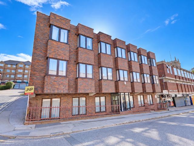 Priory Road, Buckinghamshire HP13 1 bed apartment to rent £1,000 pcm £231 pw