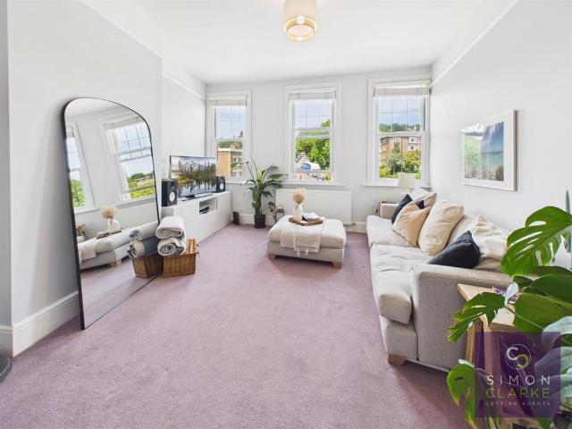 Priory Road, Crouch End, N8 2 bed flat to rent £2,000 pcm £462 pw
