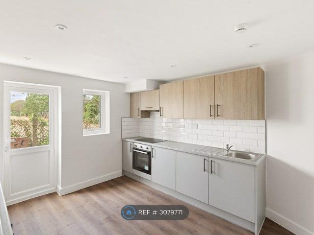 Priory Road, Hampton TW12, Studio to rent, £795 pcm | PrimeLocation