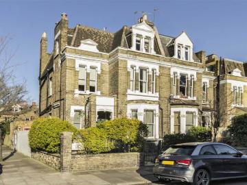 Priory Road, Kew TW9, 2 bed flat to rent, £2,295 pcm | PrimeLocation