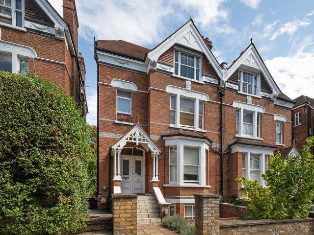 Priory Road, London, NW6 3 bed property to rent £3,900 pcm £900 pw