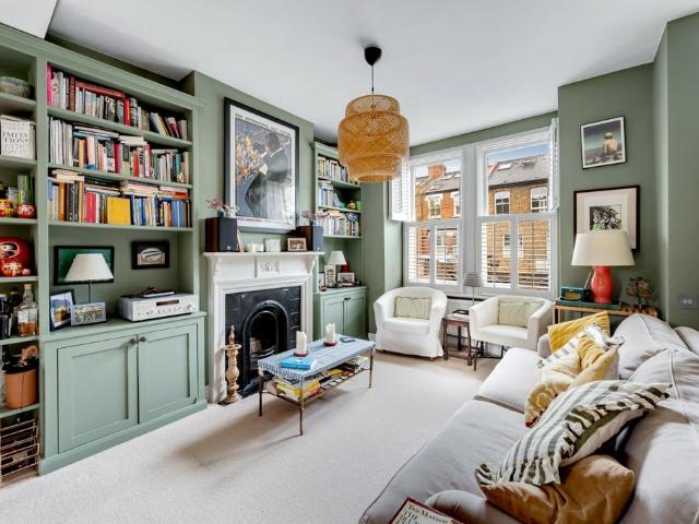 Priory Road, London, W4 2 bed terraced house to rent £3,250 pcm £750 pw