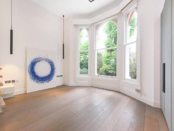 Priory Road, South Hampstead, London. 2 bed flat to rent £4,290 pcm £990 pw