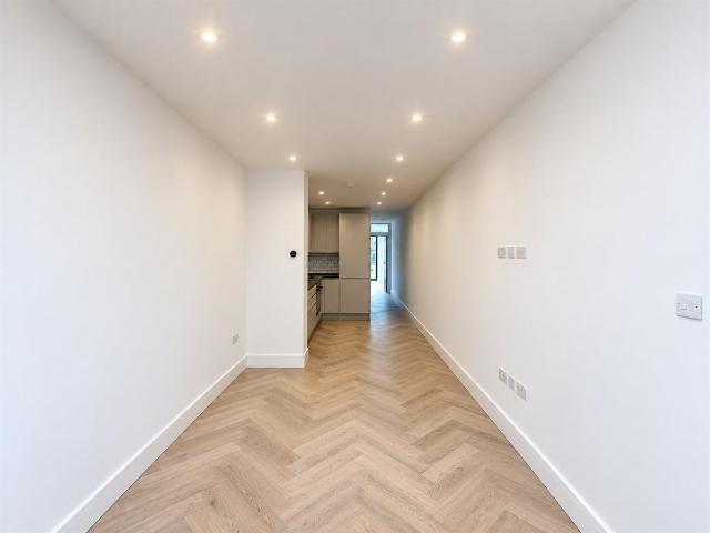 Priory Way, Harrow HA2, 1 bed flat to rent, £1,400 pcm | PrimeLocation