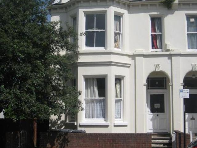 Priory Terrace, Leamington Spa CV31 6 bed flat to rent £2,400 pcm £554 pw