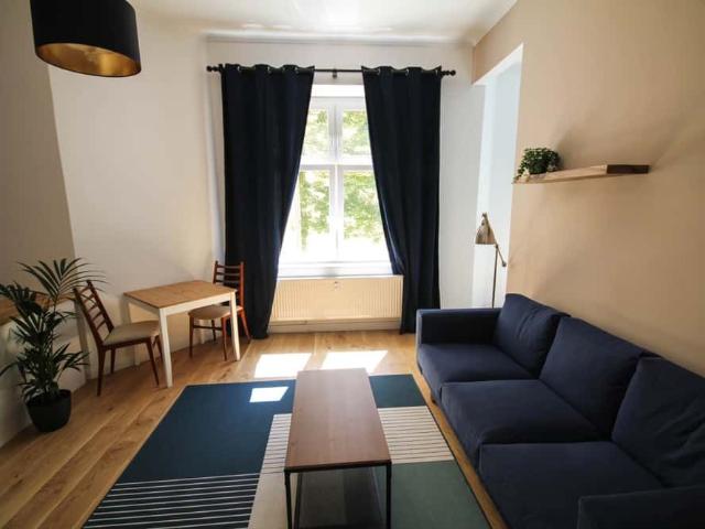Priscilla charmantes und voll möbliertes Penthouse Apartment im hippen Friedrichshain