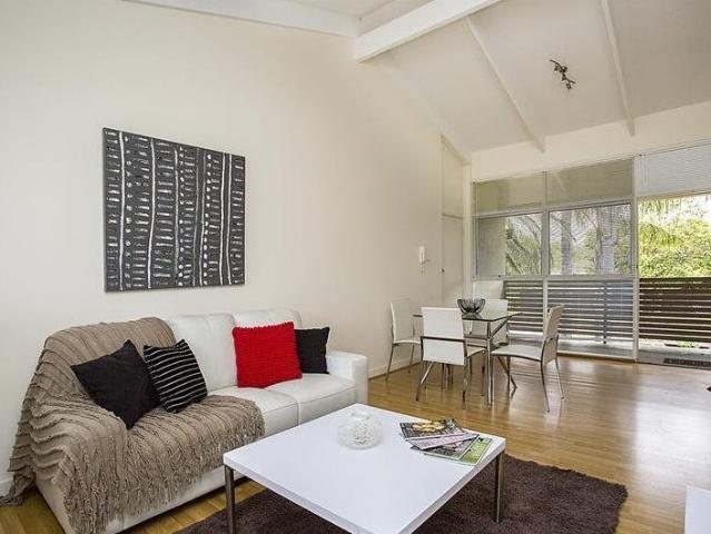 Pristine apartment at every turn!