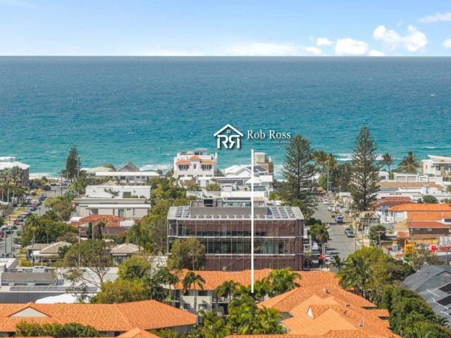 Pristine Coastal Living in the Heart of Mermaid Beach!