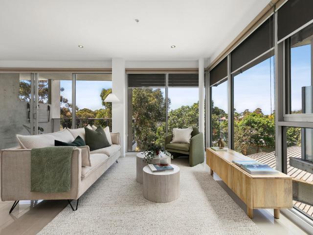 PRISTINE EDWARDIAN HOME IN BLUE RIBBON LOCATION