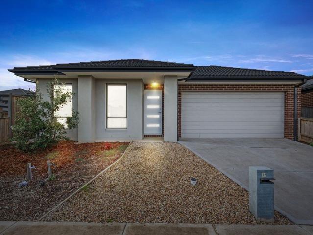 PRISTINE FAMILY HOME IN A DESIRED LOCATION