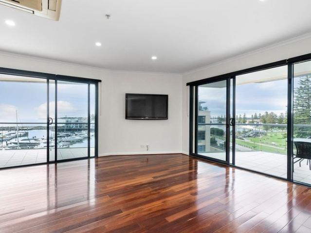 Pristine Living with Marina and Glenelg Views