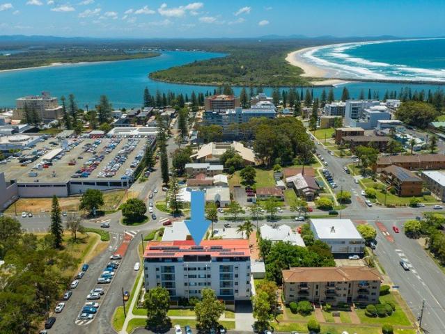 Pristine Penthouse Living In The Heart of The CBD