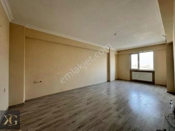 Pruvadan Görüklede 3+1 Ayrı Mutfak Aile Binasında Satılık Daire