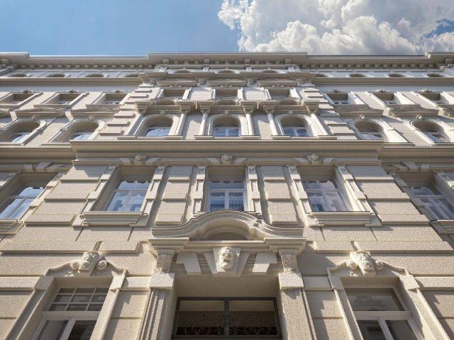 PRUNKSTÜCK: Exklusiver Dachtraum im sanierten Altbau – Großzügige Freifläche und nachhaltige Bauweise