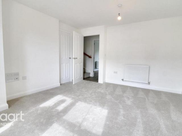 Prunus Walk, Swindon 3 bed semi detached house to rent £1,650 pcm £381 pw