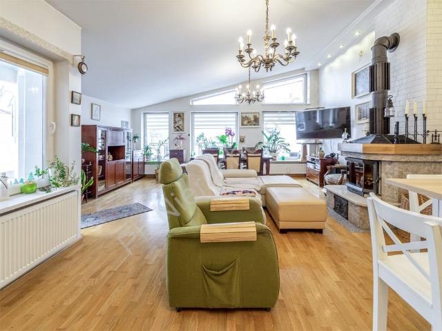 Pruszków, dom 280 m2 z przestrzenią komercyjną