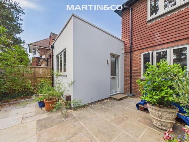 Pryford Road, West Byfleet KT14, 1 bed flat to rent, £1,500 pcm | PrimeLocation