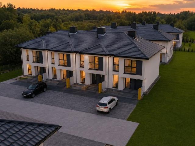 Do sprzedania przestronne 3 pokojowe mieszkanie z prywatnym ogródkiem