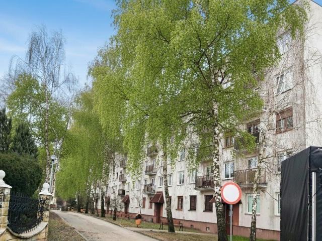 Kawalerka z balkonem na 1 piętrze!