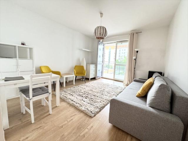 Na sprzedaż 33 m² mieszkanie z balkonem na Mokotowie
