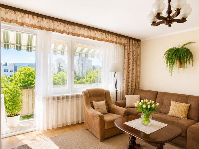 Na sprzedaż przytulne 2 pokojowe mieszkanie z dużym balkonem i pięknym widokiem