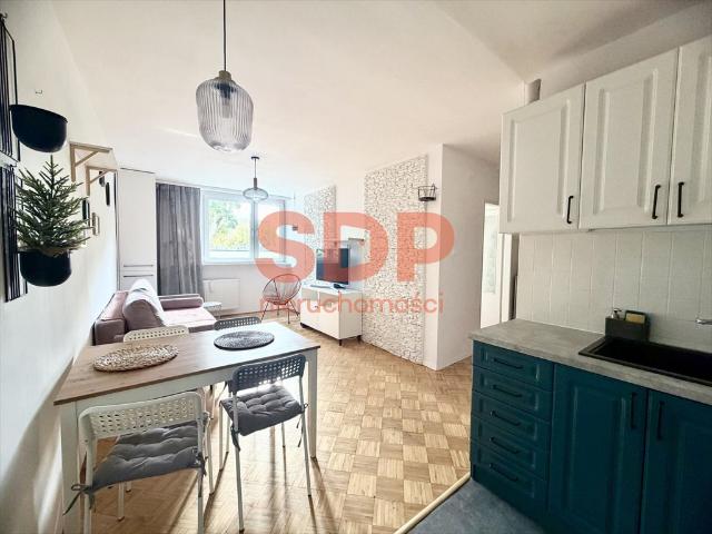 Przytulne 2 pokoje 36 m² w Warszawie blisko komunikacji