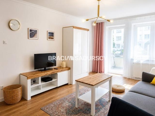 Przytulne 34 m² po remoncie, balkon, piwnica, gotowe do wprowadzenia zapraszam